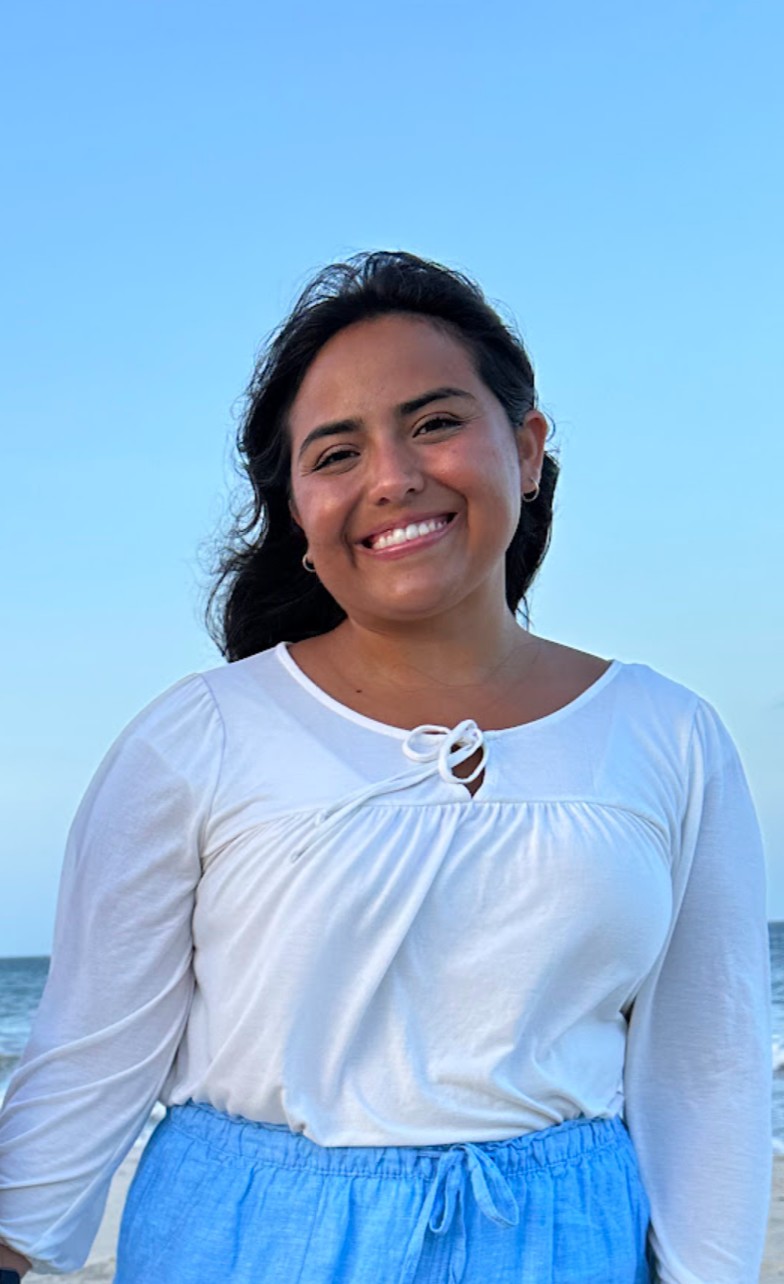 Sara Pollmann, photographer and owner of PolliPhoto